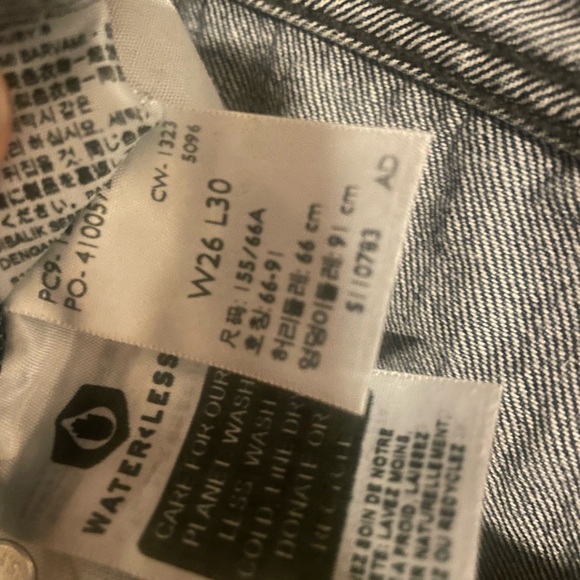 Levi’s - Picture 6 of 8